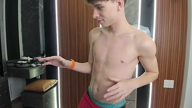 Snapshot of calvin_love_you chatting on July 1, 2026, 2:07 pm calvin love you online show from July 1, 2026, 2:07 pm