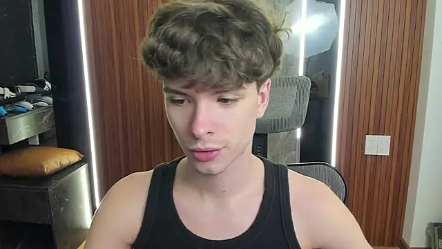 Snapshot of calvin_love_you chatting on July 15, 2026, 3:17 pm calvin love you online show from July 15, 2026, 3:17 pm