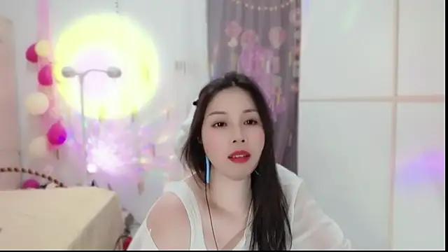 HK angelchloe online show from February 28, 2025, 11:14 am