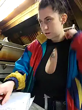 lavenderdelights online show from January 3, 2025, 11:55 pm