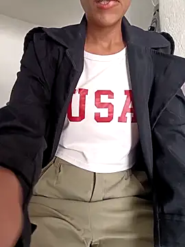 Snapshot of BlairSamy chatting on December 1, 2025, 2:33 pm BlairSamy online show from December 1, 2025, 2:33 pm