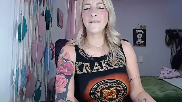 yulieth anamar online show from January 2, 2025, 10:11 pm