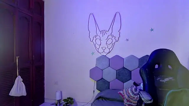 Horny tgn online show from February 4, 2025, 6:06 pm