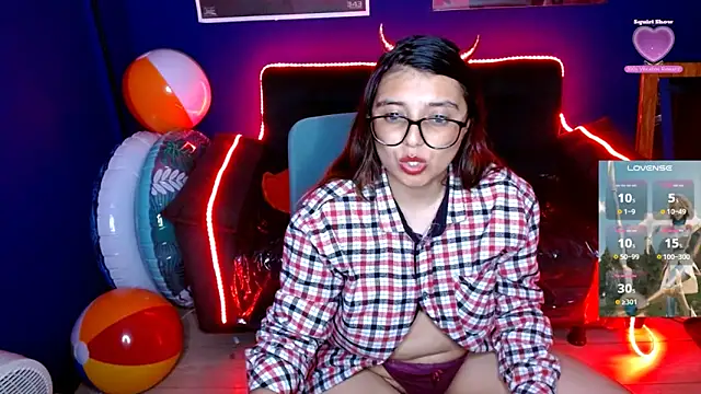 X CHERRY XX online show from December 9, 2024, 9:05 pm