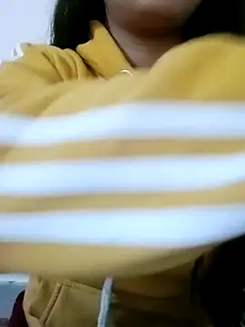 Snapshot of Arohi_is_Live chatting on January 14, 2025, 5:08 am Arohi is Live online show from January 14, 2025, 5:08 am