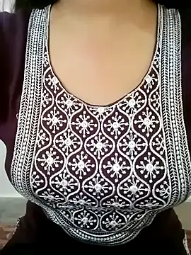 Snapshot of Arohi_is_Live chatting on February 2, 2025, 8:35 am Arohi is Live online show from February 2, 2025, 8:35 am