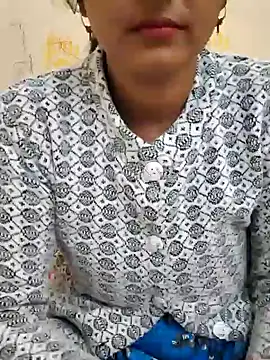 CUTYHINA 001 online show from December 19, 2024, 7:18 am