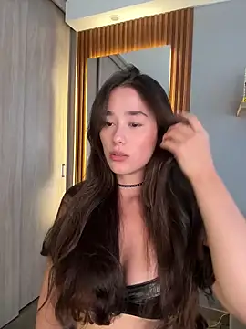 Snapshot of FridaKlein chatting on December 5, 2024, 9:39 pm FridaKlein online show from December 5, 2024, 9:39 pm