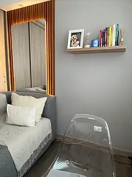 Snapshot of FridaKlein chatting on March 12, 2025, 9:24 pm FridaKlein online show from March 12, 2025, 9:24 pm