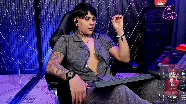 Snapshot of ZhoeStrong chatting on February 15, 2026, 6:59 pm ZhoeStrong online show from February 15, 2026, 6:59 pm