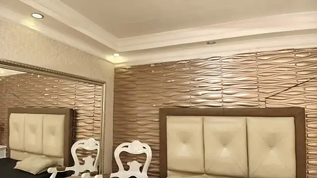 sofiaclauss online show from October 23, 2025, 7:56 pm