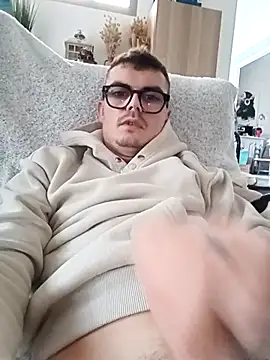 GLouglou19 online show from November 2, 2025, 3:58 pm