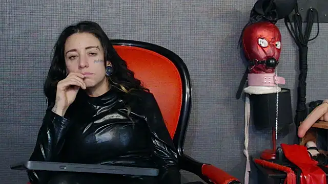 Snapshot of LusstCruella chatting on March 4, 2025, 6:50 pm LusstCruella online show from March 4, 2025, 6:50 pm