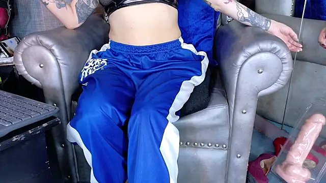 LusstCruella online show from October 22, 2025, 1:22 pm