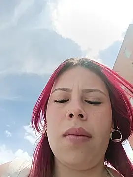 aurora sky11 online show from October 22, 2025, 3:12 pm