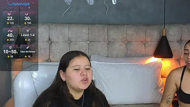 Laia and Aloby online show from December 18, 2025, 10:16 pm