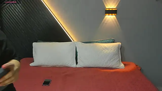 Laia and Aloby online show from March 24, 2026, 12:26 am