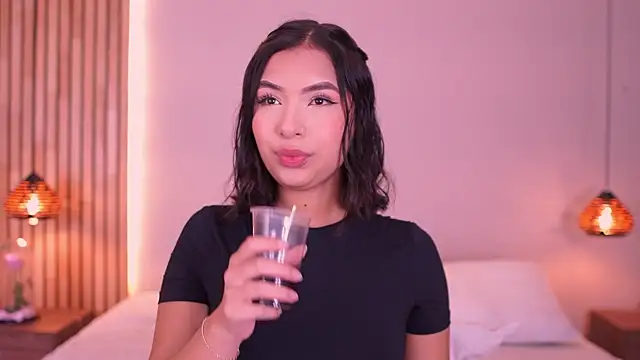  SofiaCortez  online show from October 1, 2025, 12:11 pm