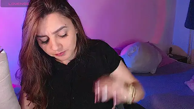 Snapshot of Lu_perez chatting on December 18, 2024, 9:18 pm Lu perez online show from December 18, 2024, 9:18 pm