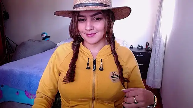 Snapshot of Lu_perez chatting on February 5, 2025, 7:10 pm Lu perez online show from February 5, 2025, 7:10 pm