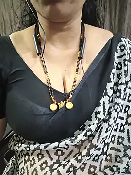 Snapshot of bhuvana555 chatting on June 15, 2026, 5:15 pm bhuvana555 online show from June 15, 2026, 5:15 pm