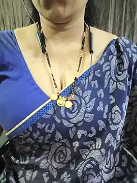 Snapshot of bhuvana555 chatting on June 22, 2026, 5:21 pm bhuvana555 online show from June 22, 2026, 5:21 pm