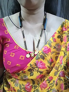 Snapshot of bhuvana555 chatting on July 9, 2026, 5:17 pm bhuvana555 online show from July 9, 2026, 5:17 pm