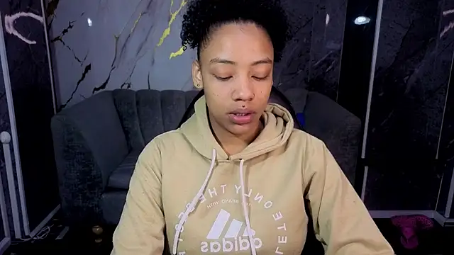 Violeth b online show from November 29, 2025, 12:52 pm