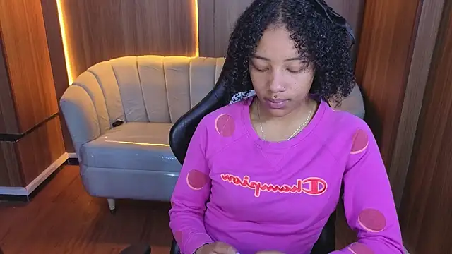 Violeth b online show from February 16, 2026, 12:34 pm