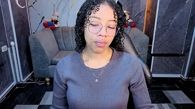 Violeth b online show from April 14, 2026, 12:44 pm