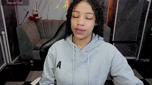 Violeth b online show from April 15, 2026, 12:56 pm