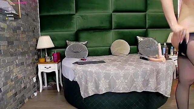 Snapshot of SelenSummer chatting on March 15, 2025, 6:25 am SelenSummer online show from March 15, 2025, 6:25 am