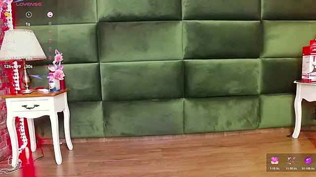 Snapshot of SelenSummer chatting on November 24, 2025, 8:08 pm SelenSummer online show from November 24, 2025, 8:08 pm