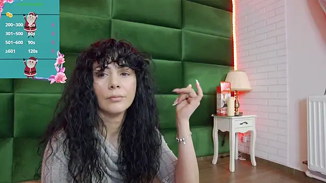 Snapshot of SelenSummer chatting on December 16, 2025, 7:52 pm SelenSummer online show from December 16, 2025, 7:52 pm