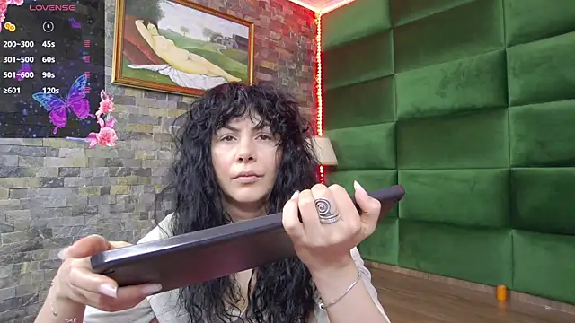 Snapshot of SelenSummer chatting on February 7, 2026, 8:01 pm SelenSummer online show from February 7, 2026, 8:01 pm