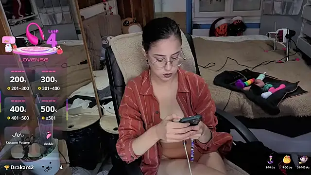 Snapshot of LisandreLaVenale chatting on December 16, 2025, 10:26 pm LisandreLaVenale online show from December 16, 2025, 10:26 pm