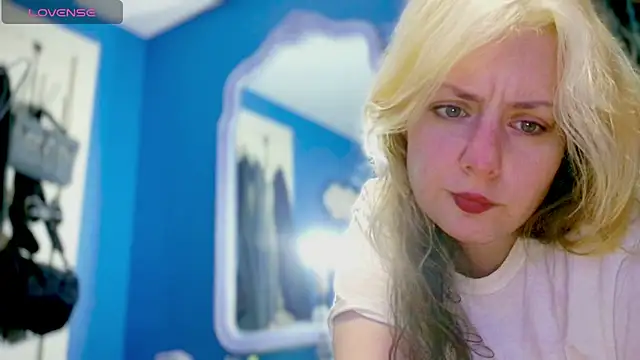 SkarlettRose96 online show from November 18, 2025, 12:20 pm