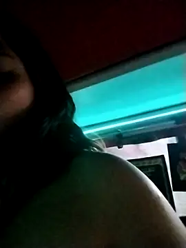 lucylovles online show from November 30, 2025, 9:35 am