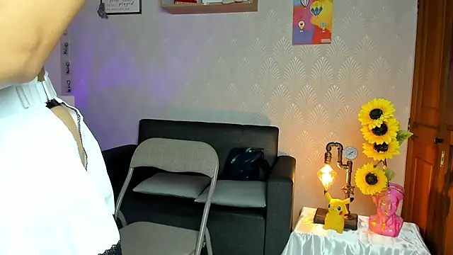 Alaia Love77 online show from April 19, 2026, 5:23 pm