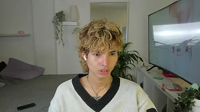 santy-kitty online show from October 20, 2025, 4:24 am