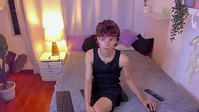 santy-kitty online show from March 28, 2026, 2:11 am