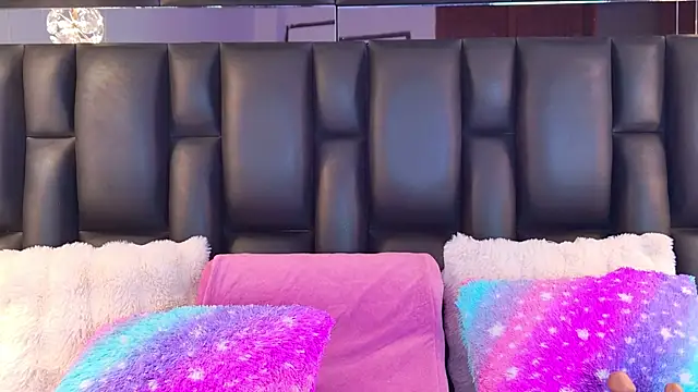 AlliciaKim online show from February 3, 2025, 7:10 pm