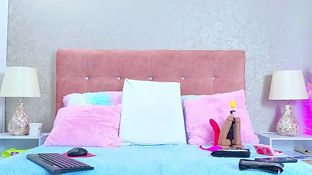 AlliciaKim online show from September 28, 2025, 7:19 pm