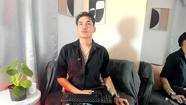 MatheoVelez online show from January 31, 2025, 1:11 am