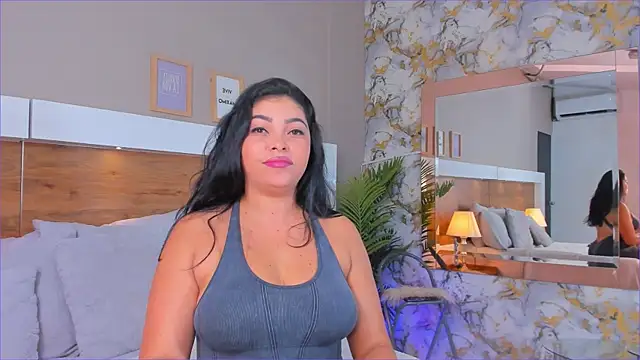 EmaBakker online show from November 16, 2025, 12:33 pm