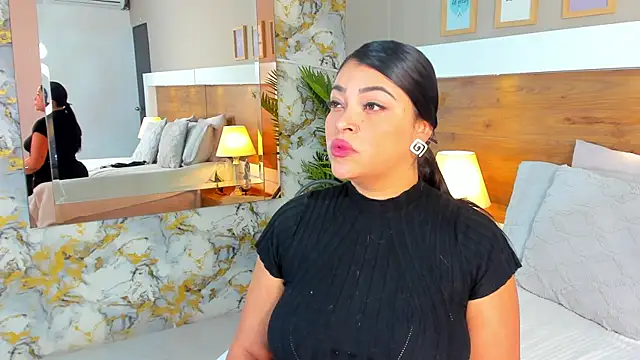 EmaBakker online show from December 1, 2025, 11:59 am