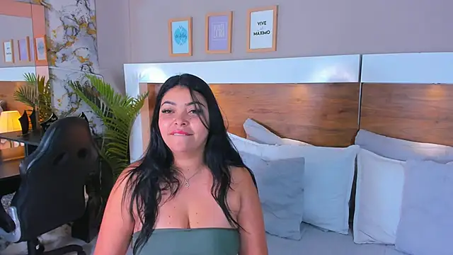 EmaBakker online show from March 22, 2026, 10:18 am