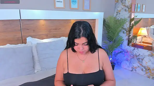 Snapshot of EmaBakker chatting on August 1, 2026, 6:23 am EmaBakker online show from August 1, 2026, 6:23 am