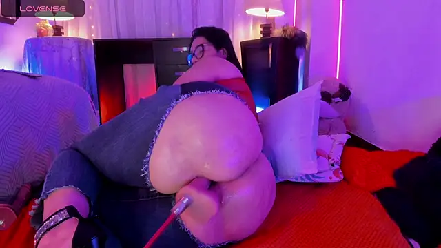 Venus R0se online show from April 12, 2026, 4:28 am