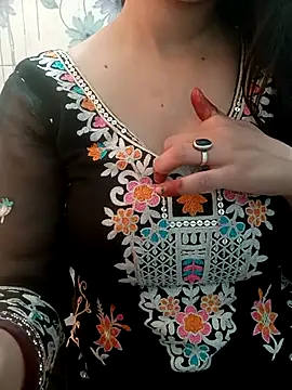 Snapshot of Mahi_Baby25 chatting on November 5, 2025, 4:56 am Mahi Baby25 online show from November 5, 2025, 4:56 am